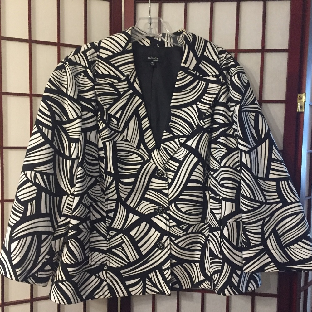 Women's Dressy Jacket   Rafaella Brand  Black & White Color   1X Size